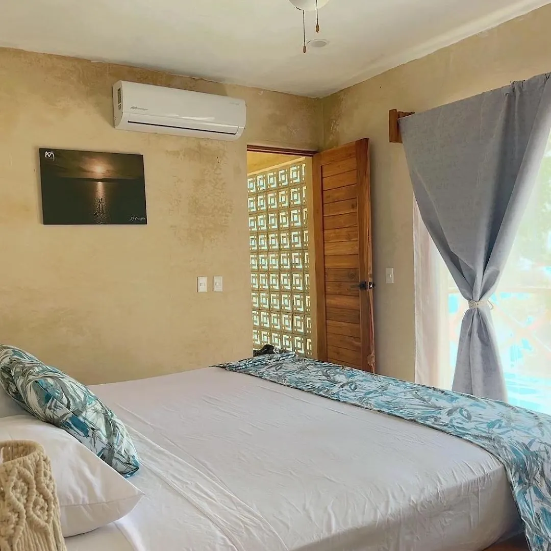 Eco-Cabanas Azul Maria Bacalar Campsite